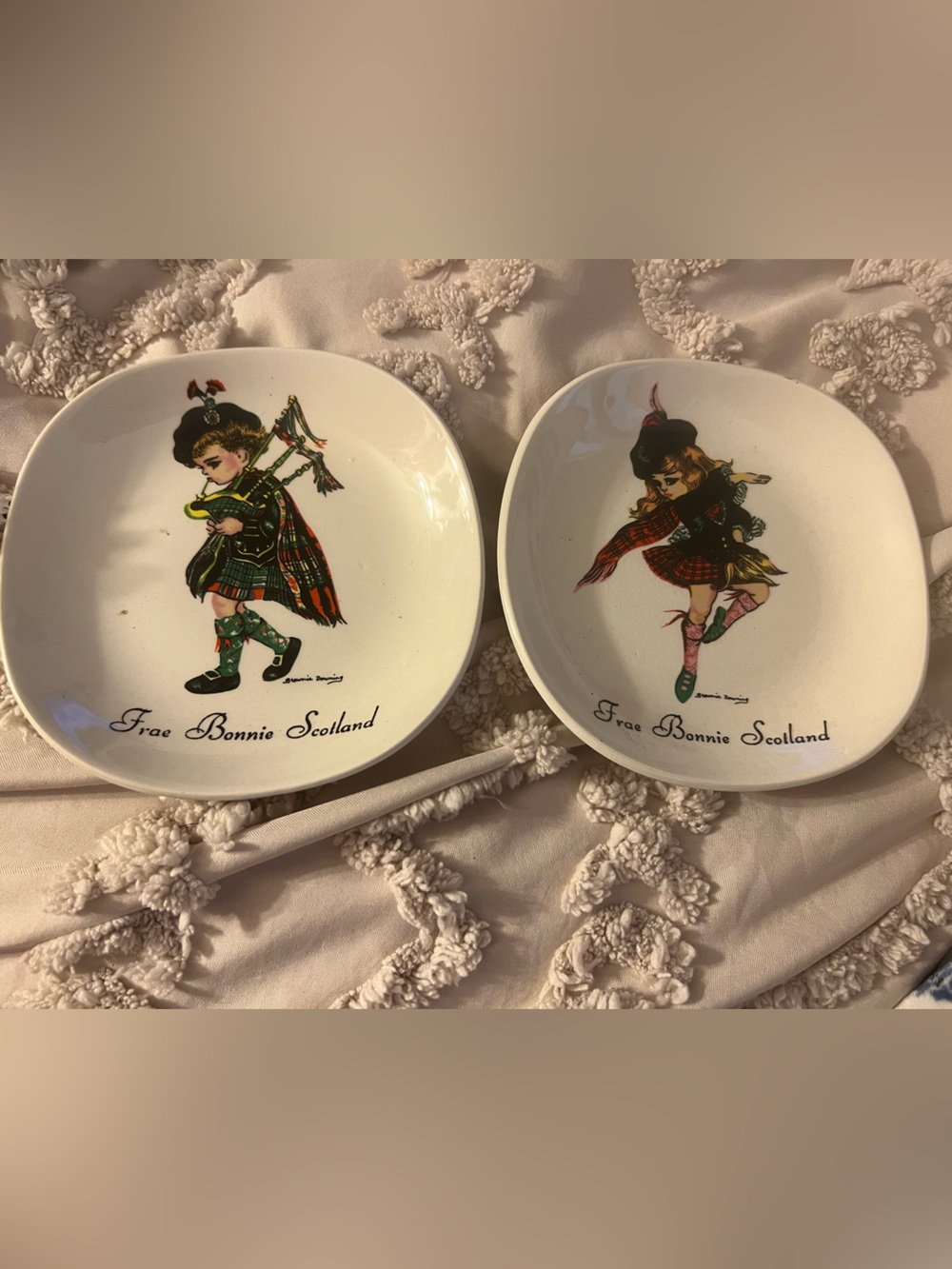 vintage pair of "Frae Bonnie Scotland" ceramic trinket dishes (white) 50-60’s